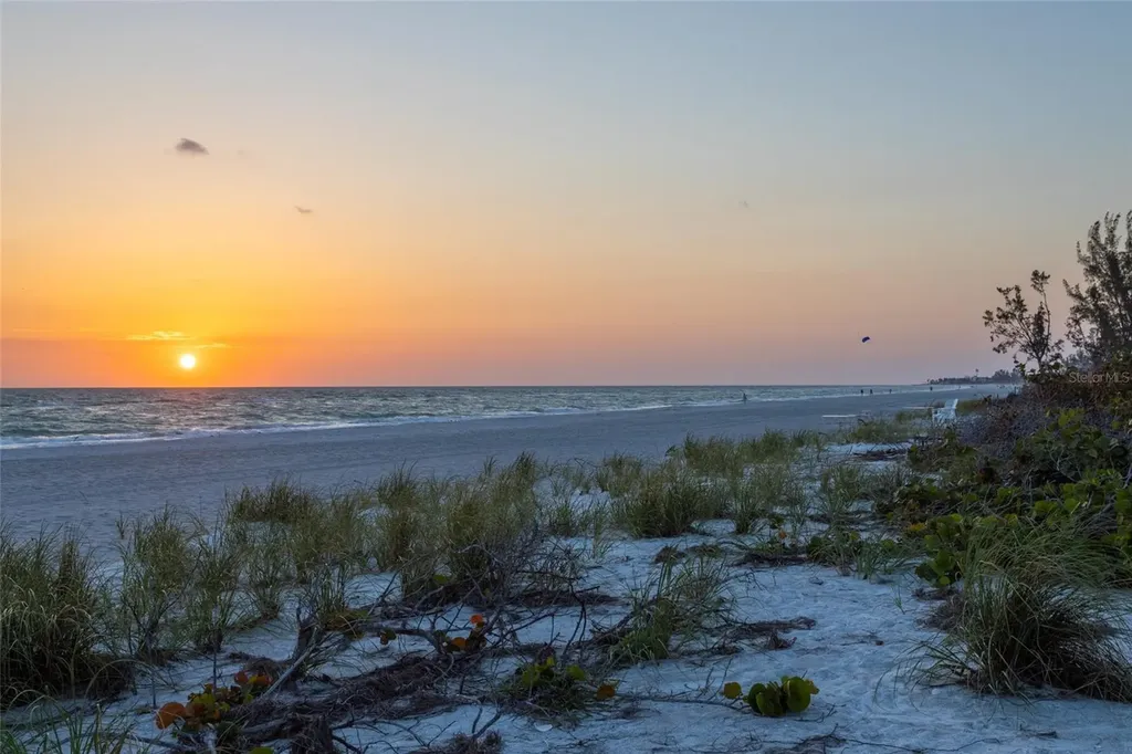 560 Gulf Bay Road Longboat Key FL 34228
