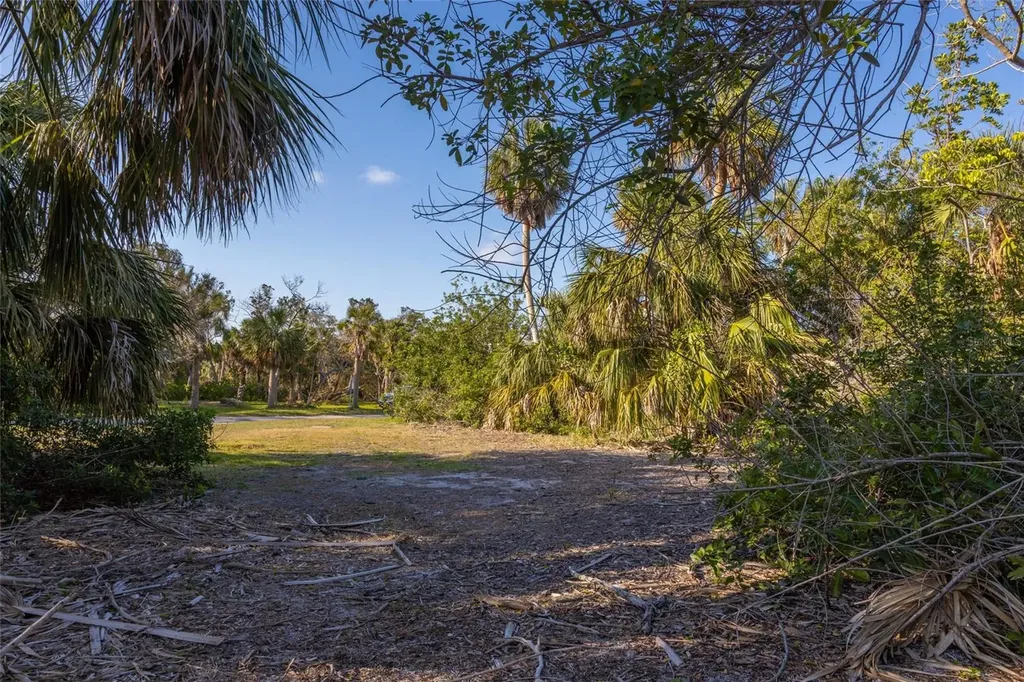560 Gulf Bay Road Longboat Key FL 34228