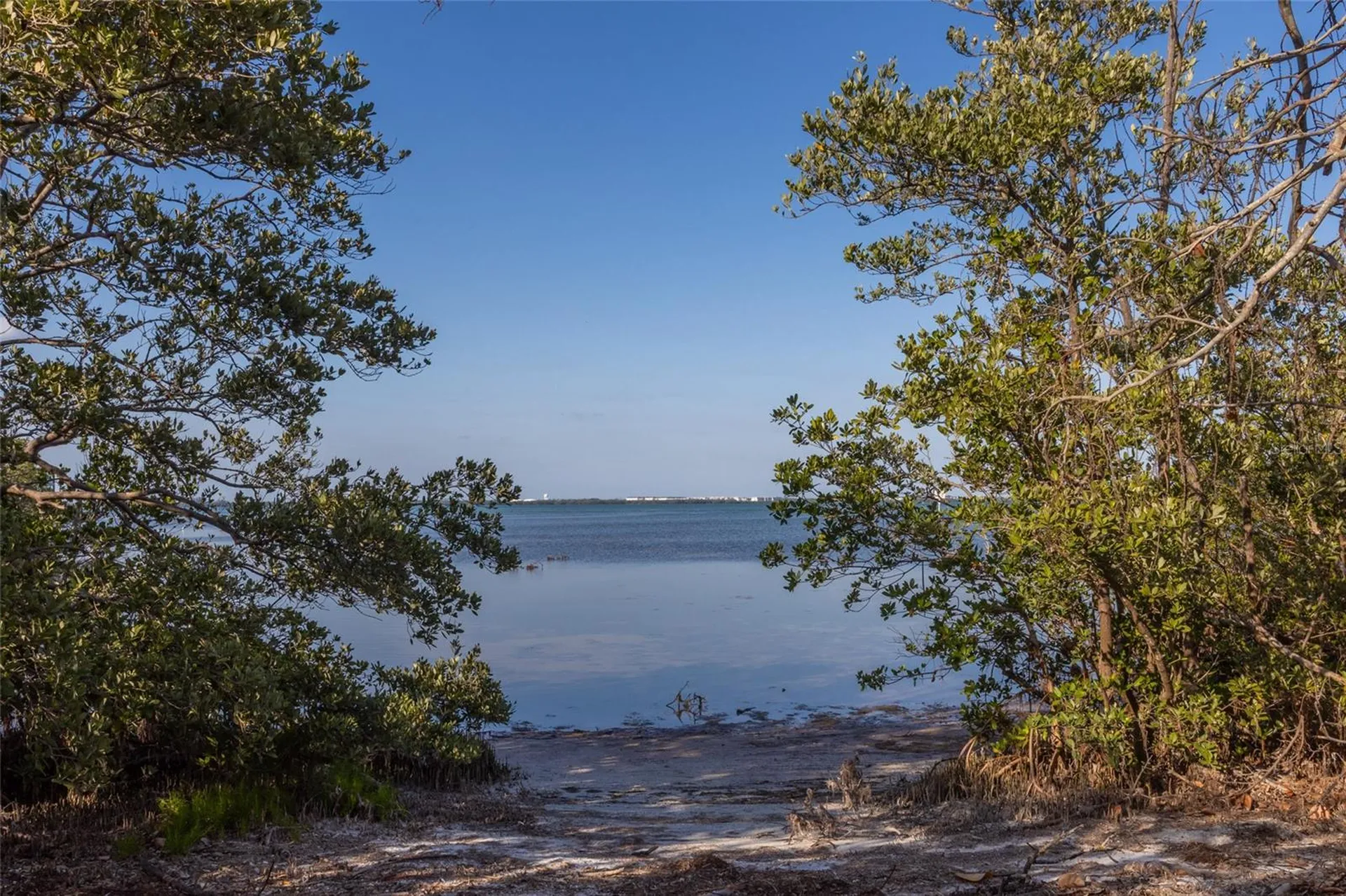 560 Gulf Bay Road Longboat Key FL 34228
