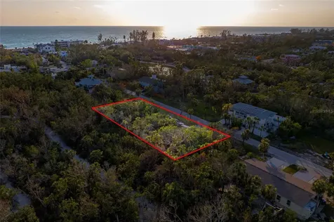 560 Gulf Bay Road Longboat Key FL 34228