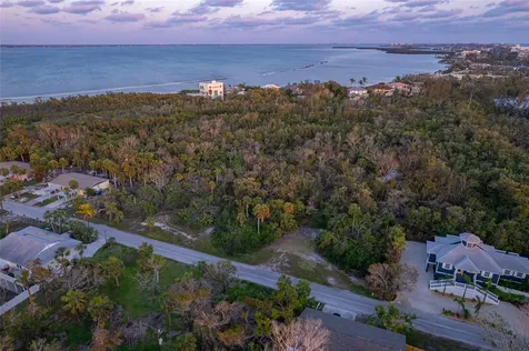560 Gulf Bay Road Longboat Key FL 34228