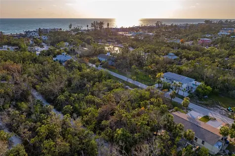 560 Gulf Bay Road Longboat Key FL 34228