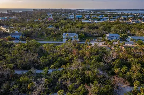 560 Gulf Bay Road Longboat Key FL 34228