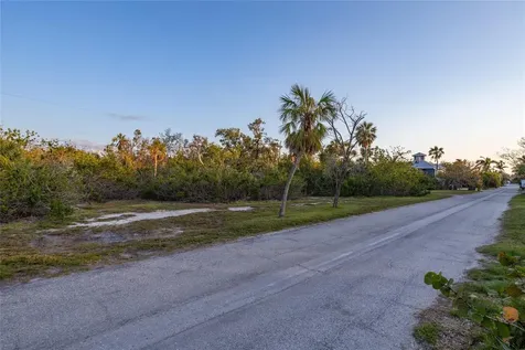 560 Gulf Bay Road Longboat Key FL 34228