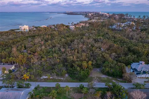 560 Gulf Bay Road Longboat Key FL 34228