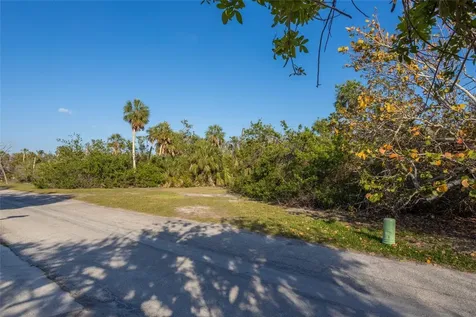 560 Gulf Bay Road Longboat Key FL 34228