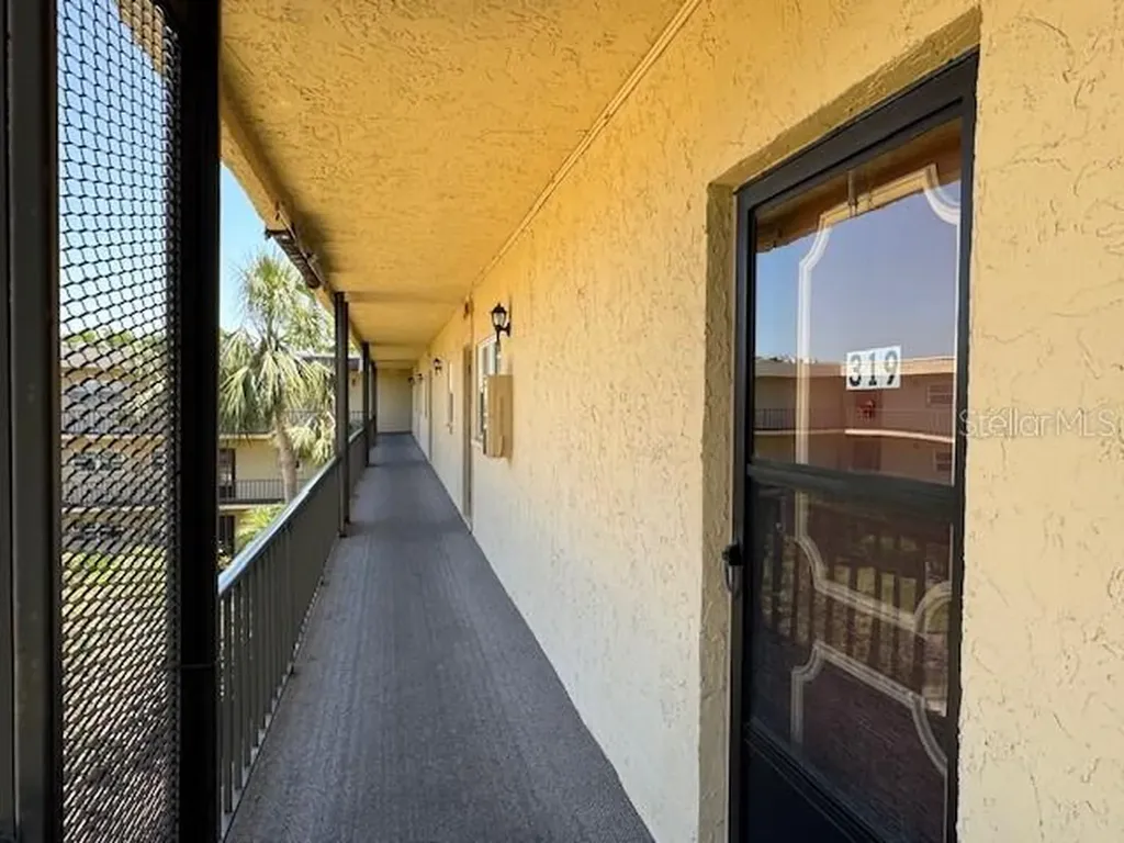 11485 Oakhurst Road Largo FL 33774