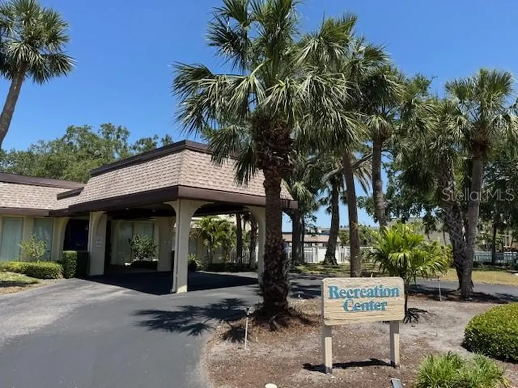 11485 Oakhurst Road Largo FL 33774