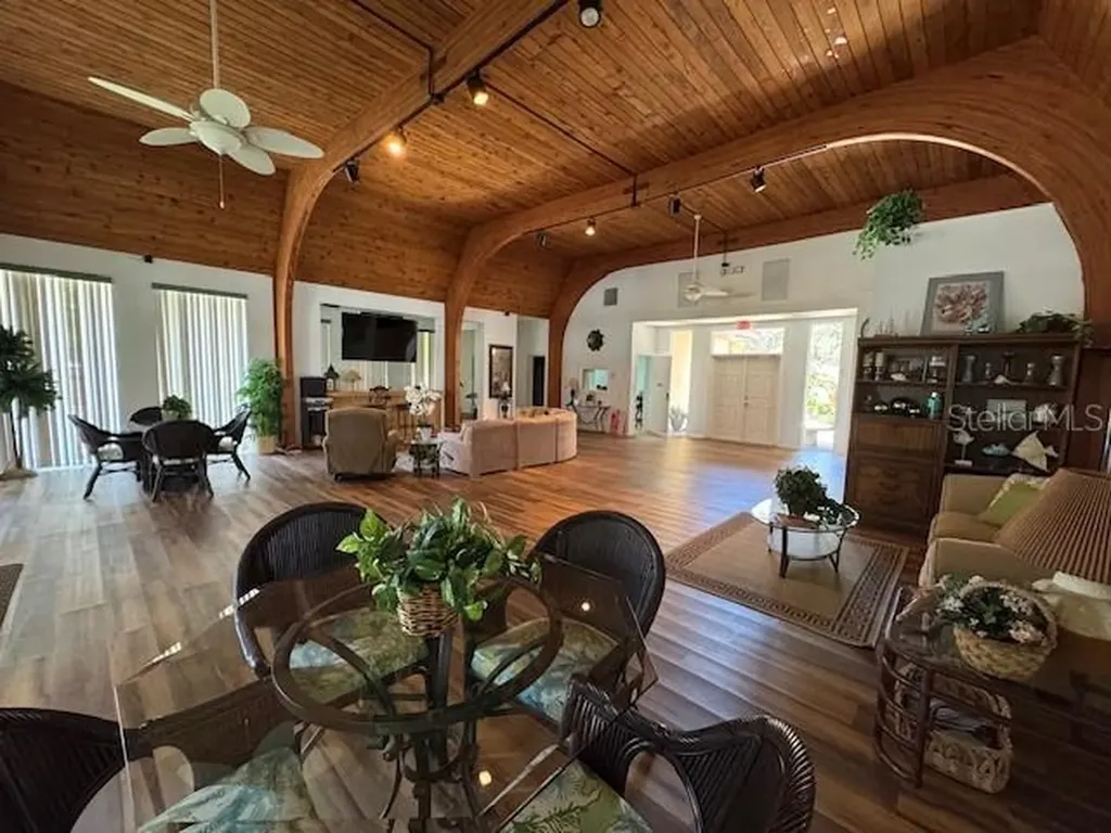 11485 Oakhurst Road Largo FL 33774