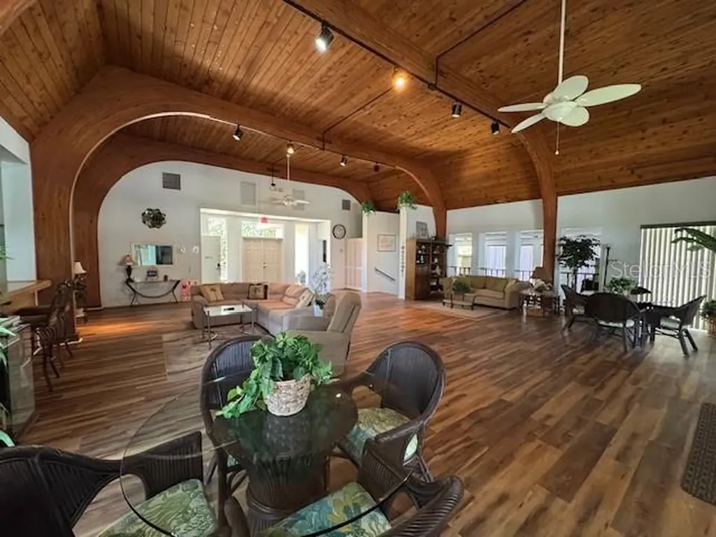 11485 Oakhurst Road Largo FL 33774