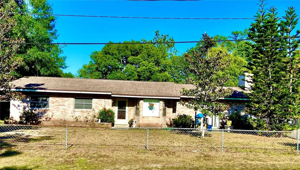 521 Land O Lakes Court Deland FL 32724