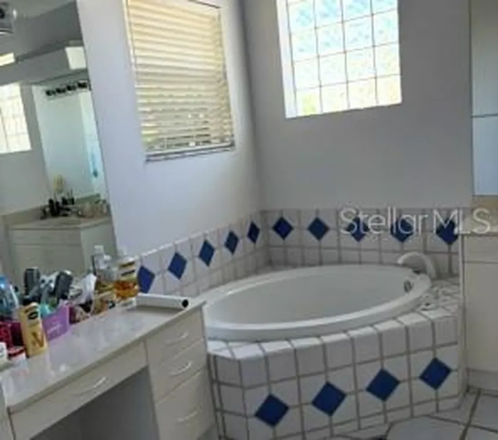 8974 Grey Oaks Avenue Sarasota FL 34238