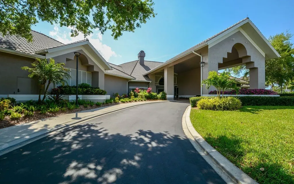 8974 Grey Oaks Avenue Sarasota FL 34238