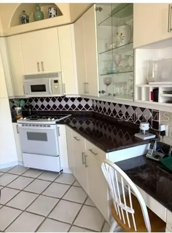 8974 Grey Oaks Avenue Sarasota FL 34238
