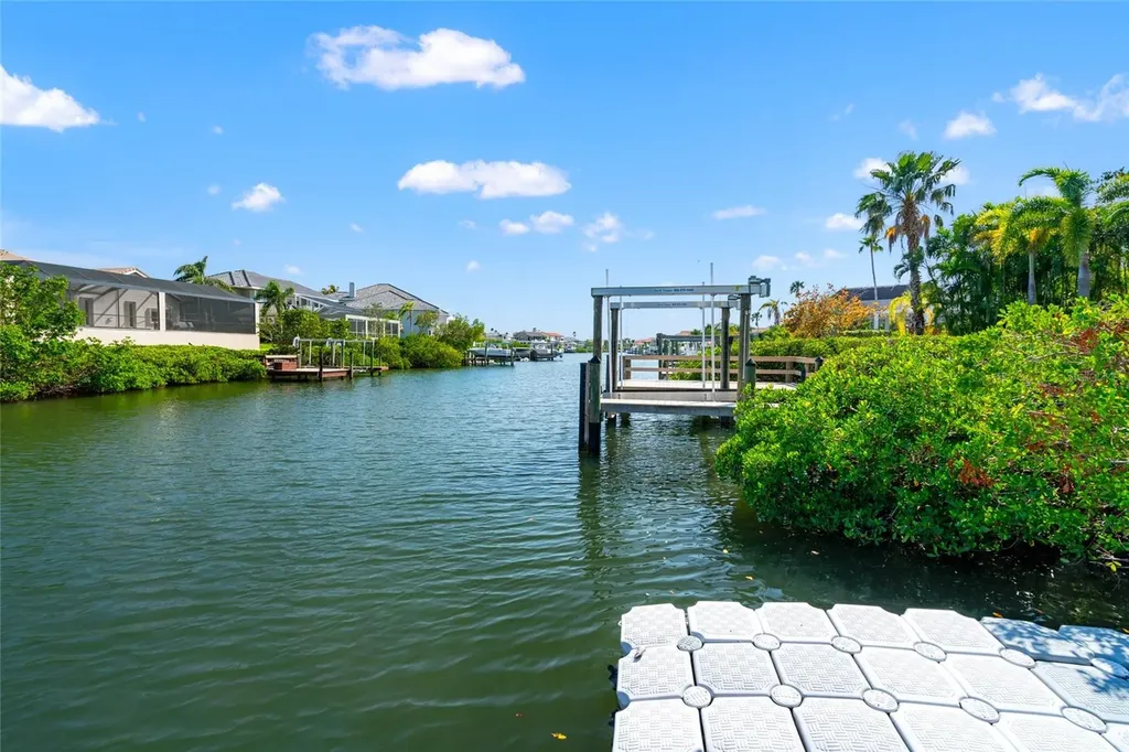 6315 Marbella Boulevard Apollo Beach FL 33572