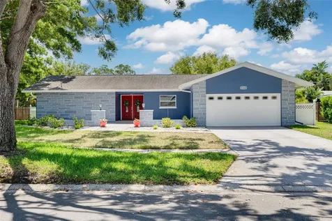 2671 Clubhouse Drive N Clearwater FL 33761