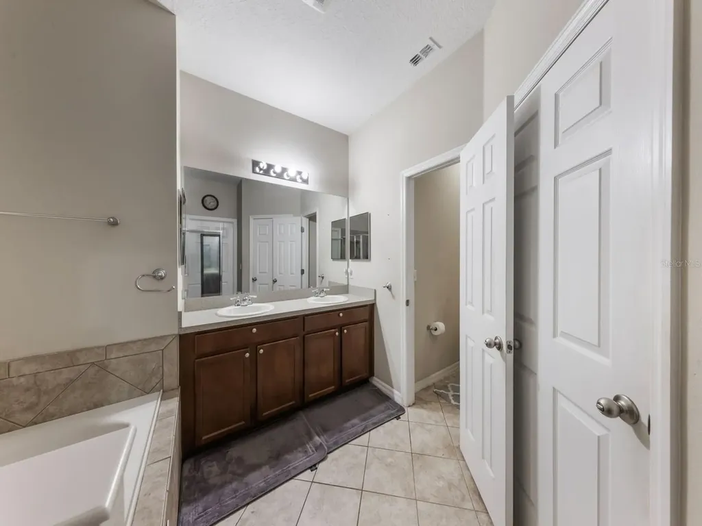 925 Counts Crest Circle Apopka FL 32712
