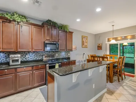 925 Counts Crest Circle Apopka FL 32712
