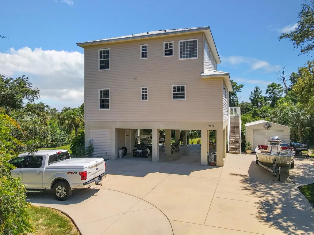 4514 Fishman Avenue Weeki Wachee FL 34607
