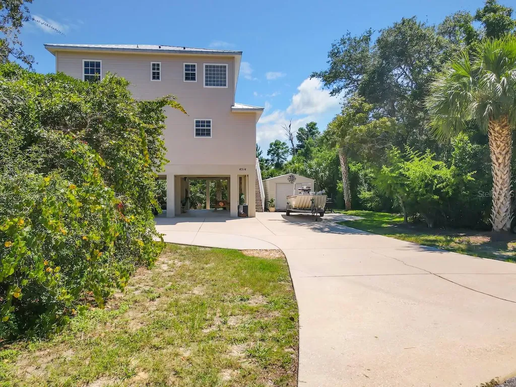4514 Fishman Avenue Weeki Wachee FL 34607