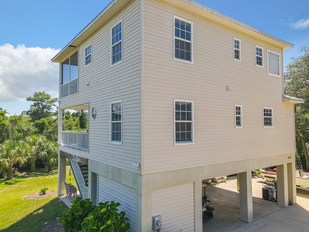 4514 Fishman Avenue Weeki Wachee FL 34607