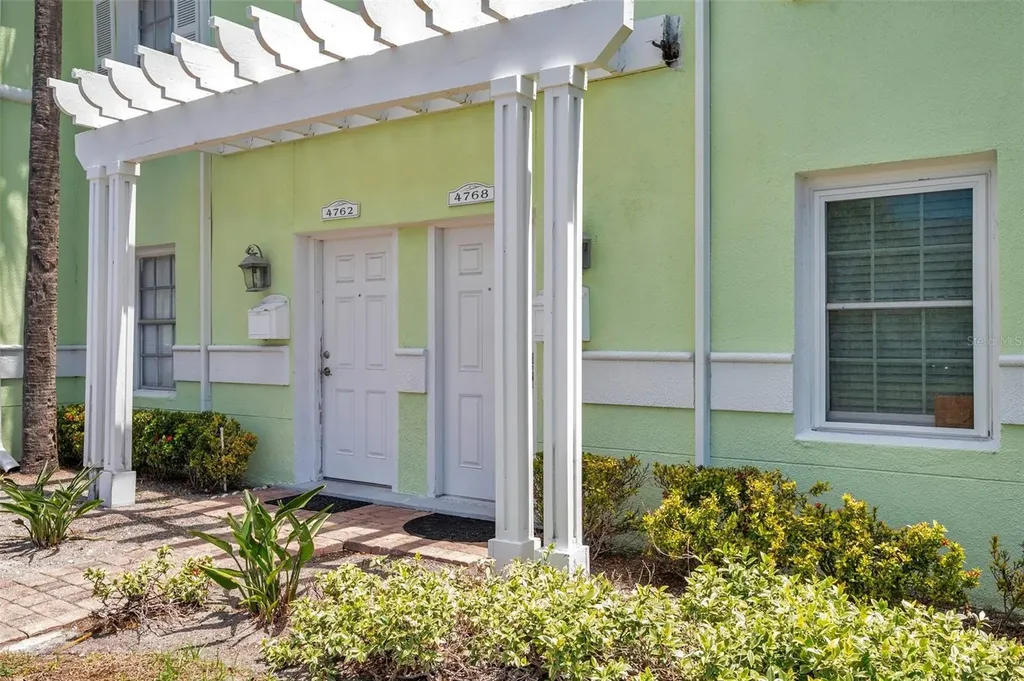 4768 Coquina Key Drive SE St Petersburg FL 33705