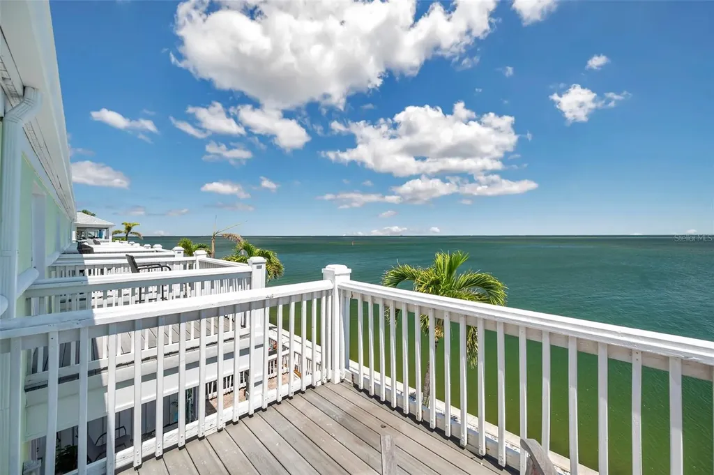 4768 Coquina Key Drive SE St Petersburg FL 33705