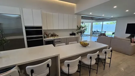 677 Lavanda Dorado PR 00646