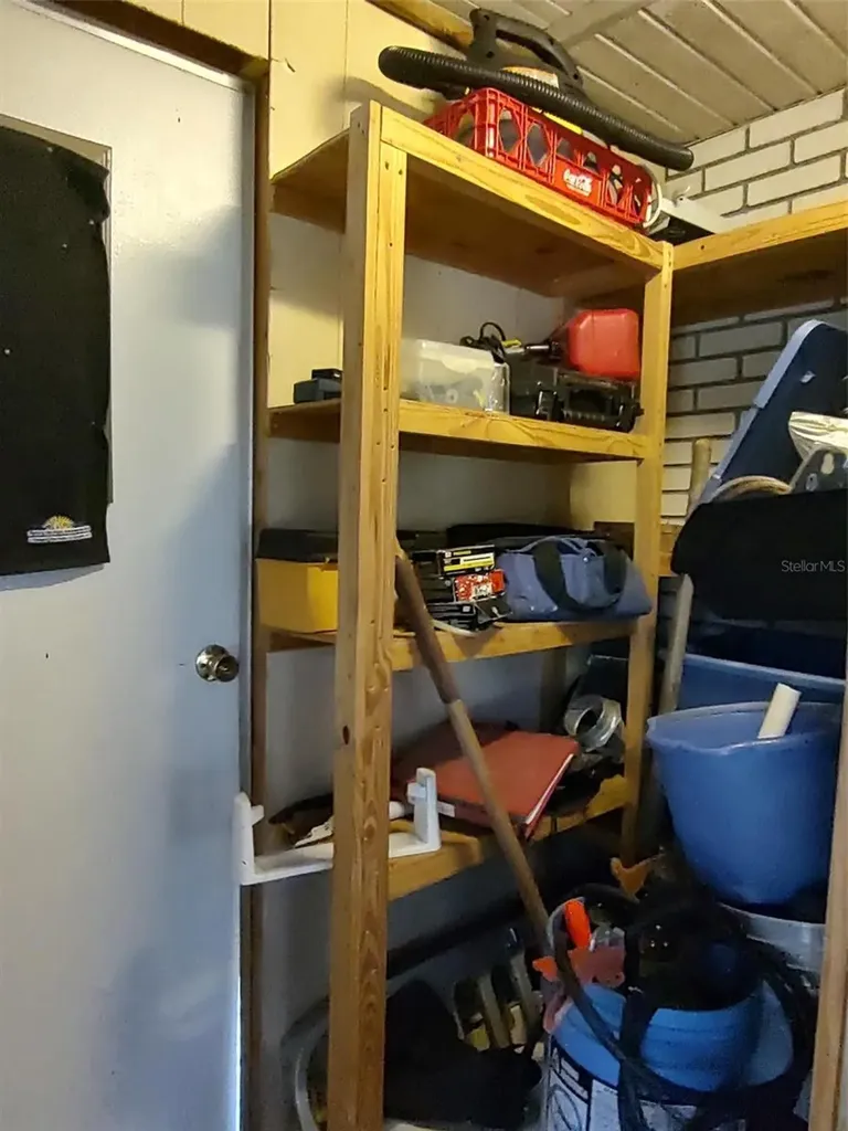 1402 Thousand Roses Drive W. Lake Wales FL 33853