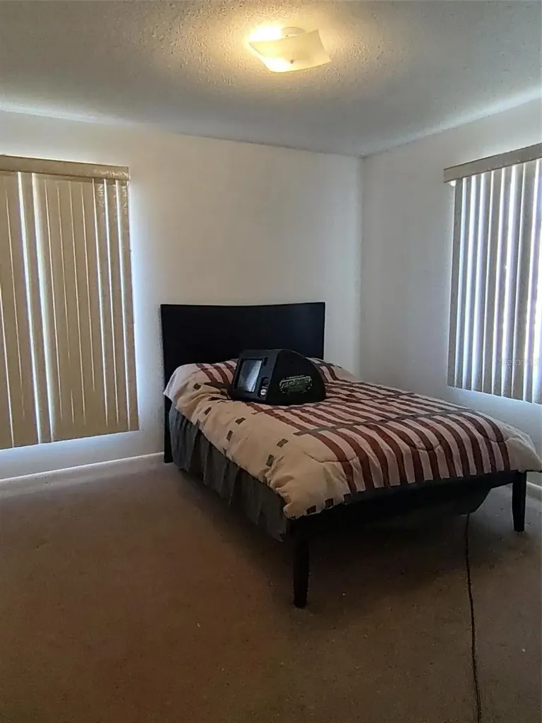 1402 Thousand Roses Drive W. Lake Wales FL 33853