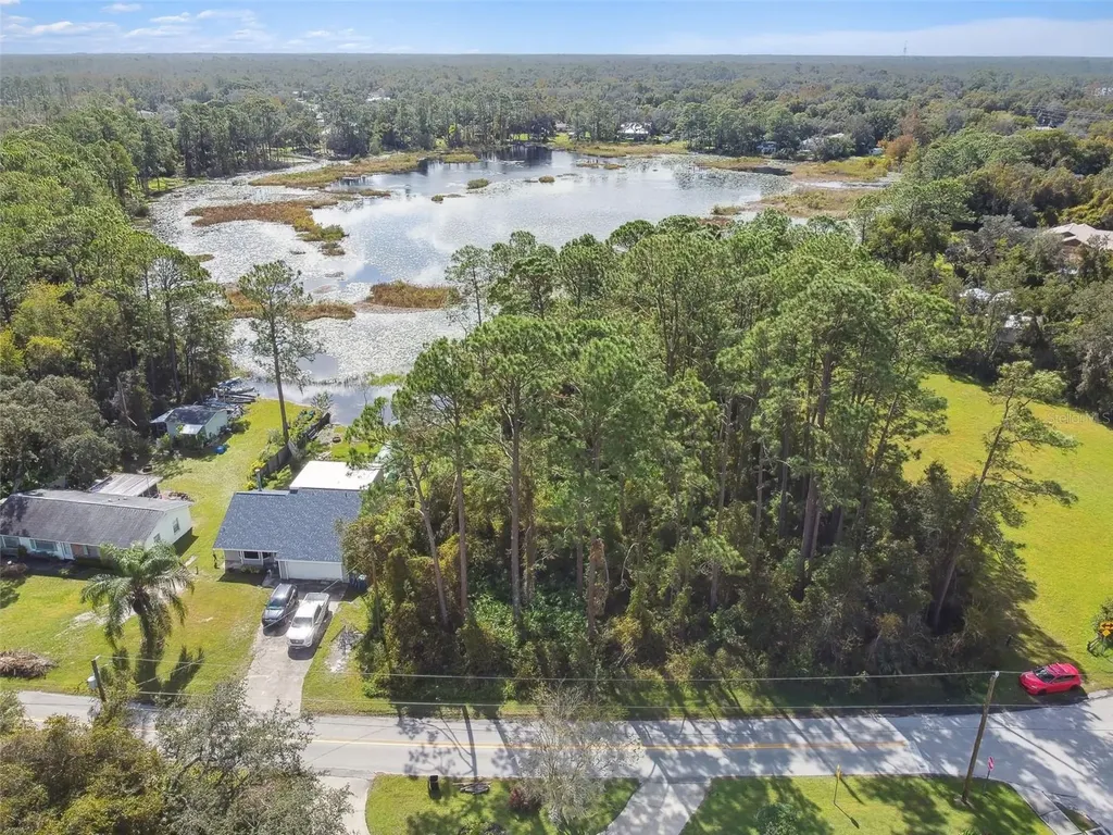 2417 E Lake Drive Deland FL 32724