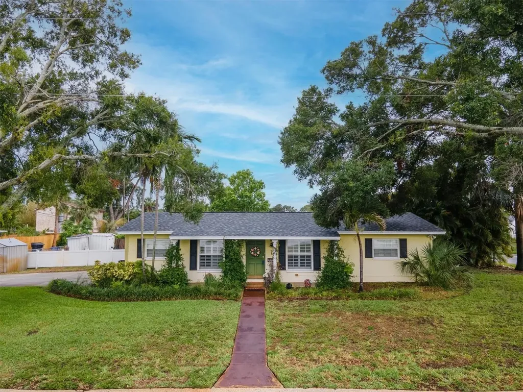 1180 39th Street N St Petersburg FL 33713