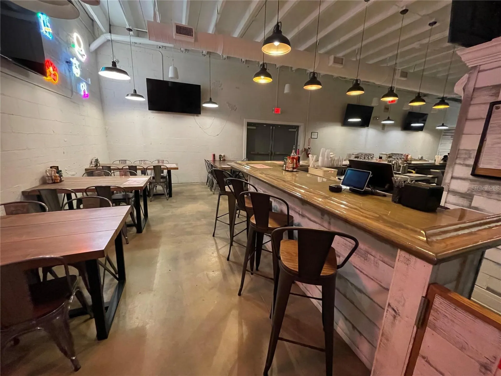 24 E Magnolia Avenue Eustis FL 32726