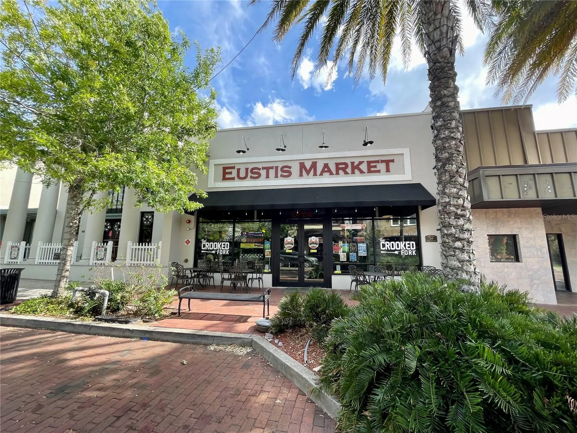 24 E Magnolia Avenue Eustis FL 32726