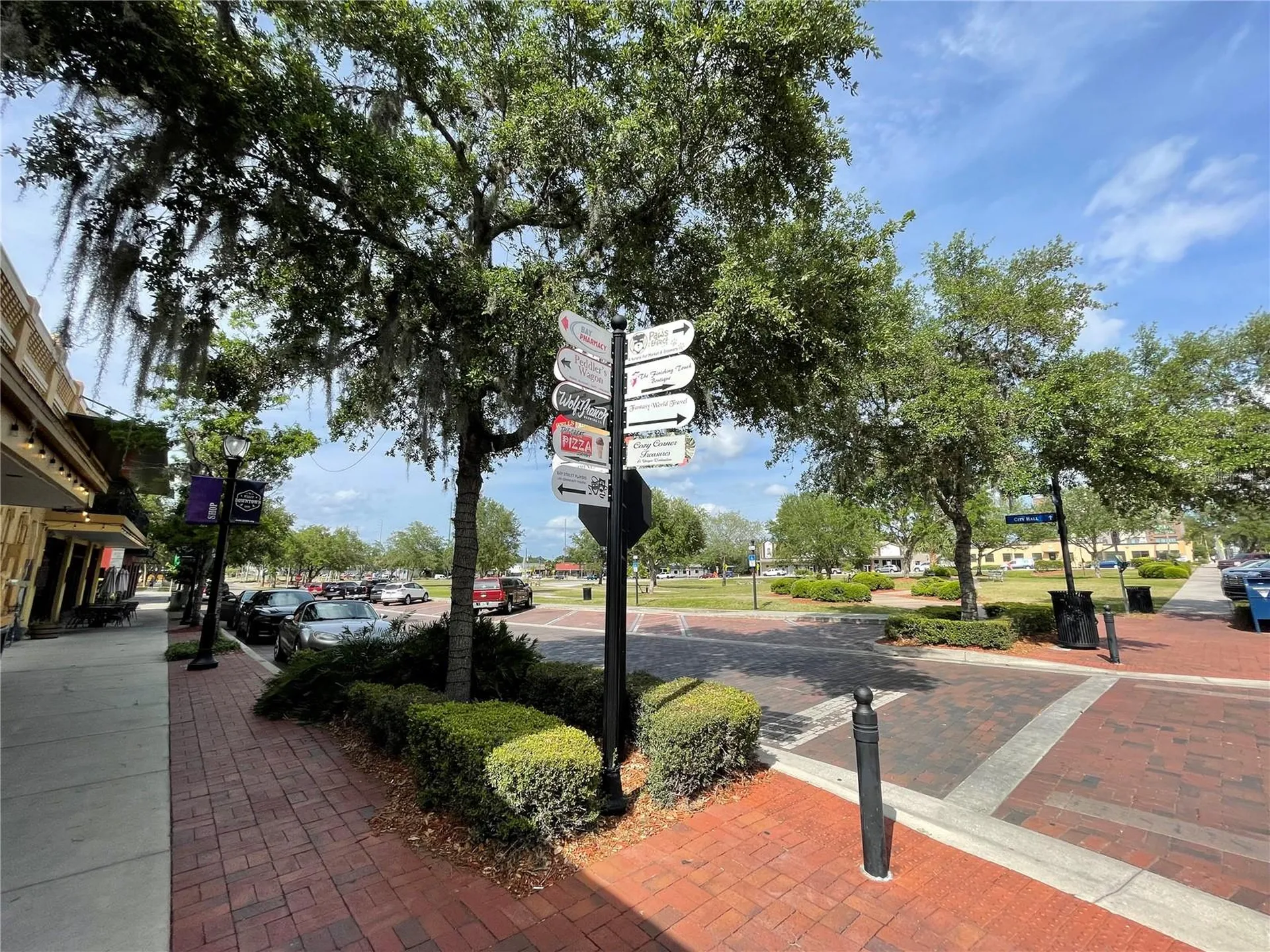 24 E Magnolia Avenue Eustis FL 32726