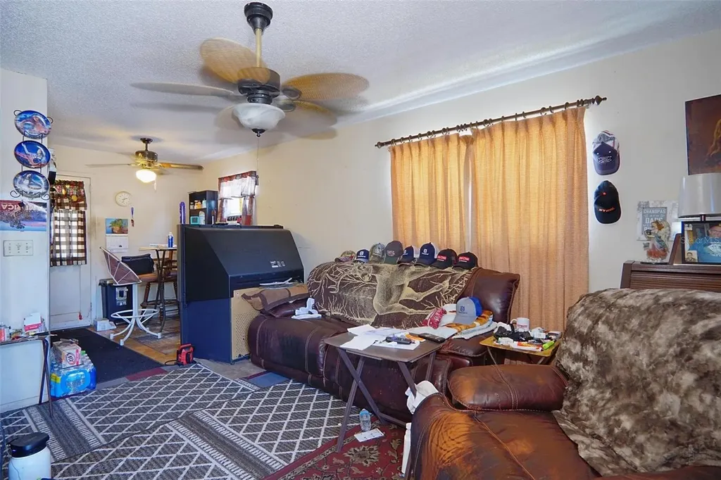 6812 E 21st Avenue Tampa FL 33619