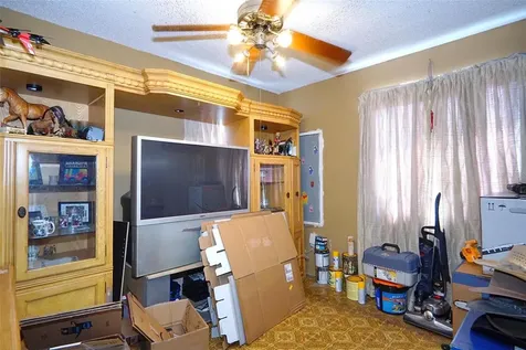 6812 E 21st Avenue Tampa FL 33619