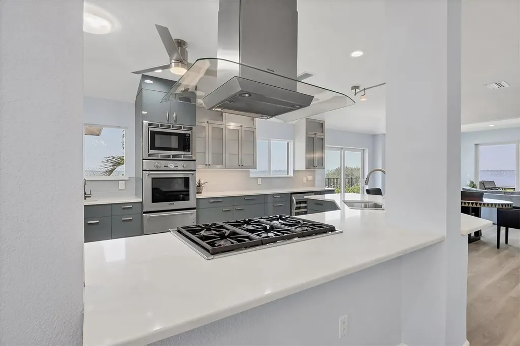 3931 Bay Shore Road Sarasota FL 34234
