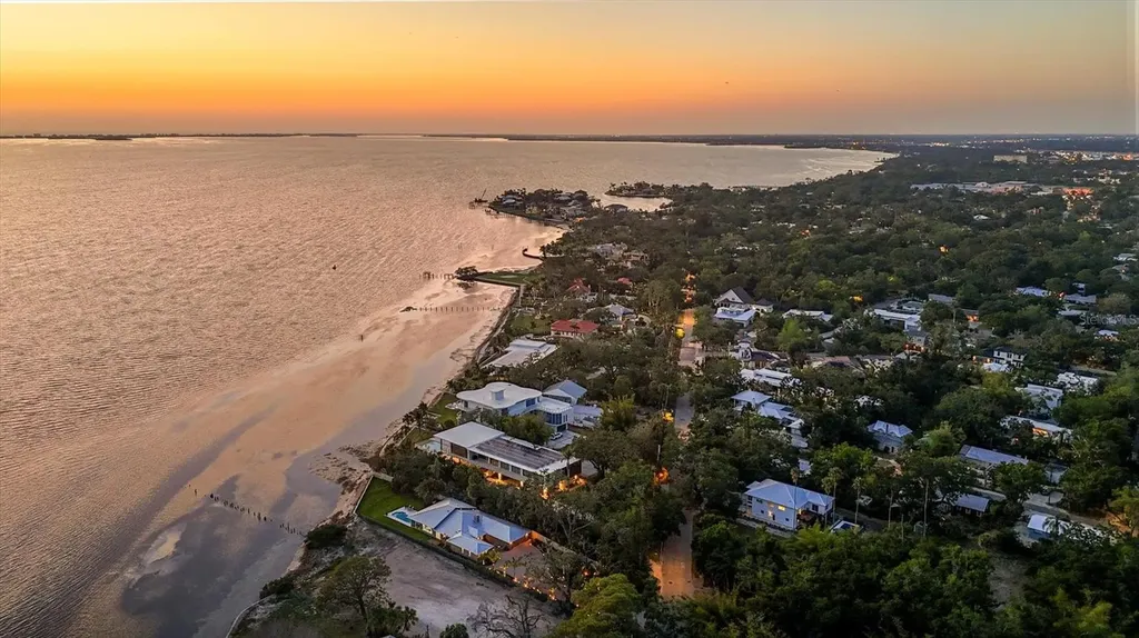 3931 Bay Shore Road Sarasota FL 34234