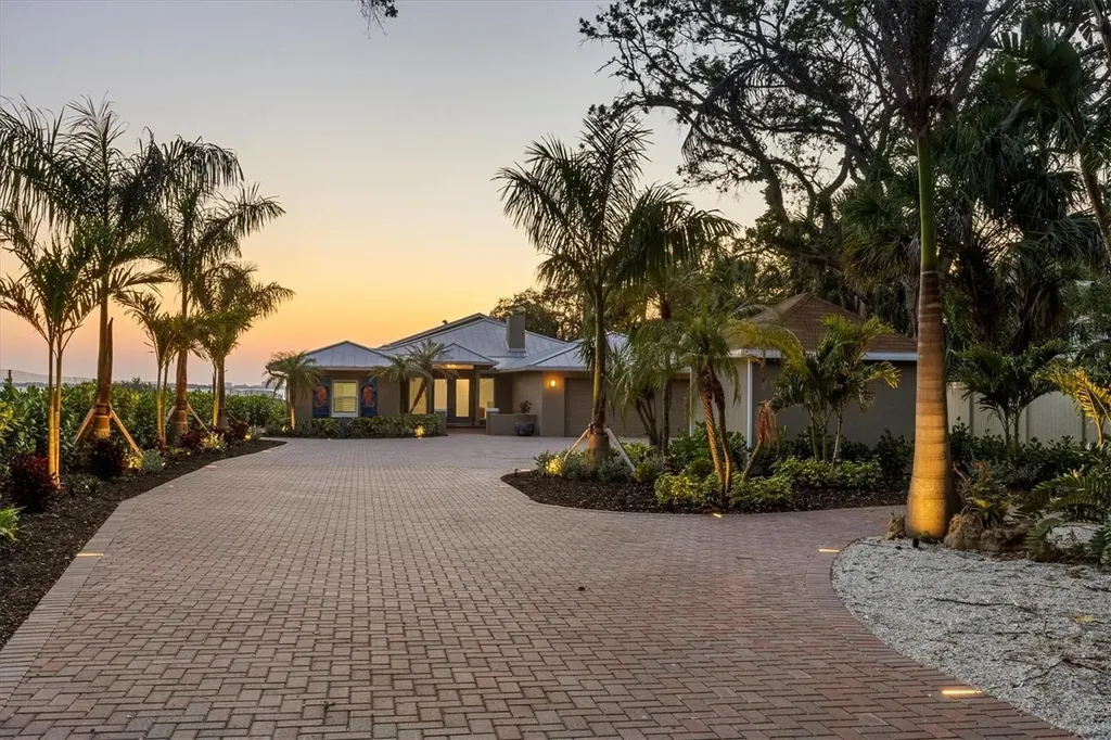 3931 Bay Shore Road Sarasota FL 34234