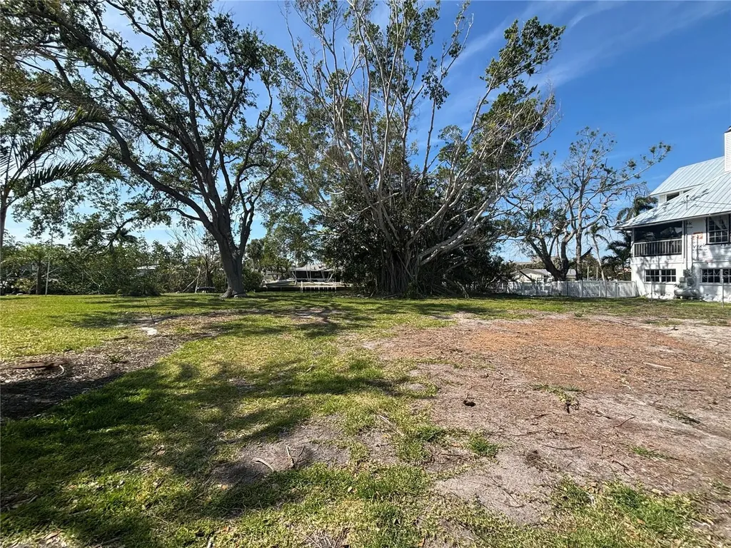 4417 Dolphin Lane Palmetto FL 34221