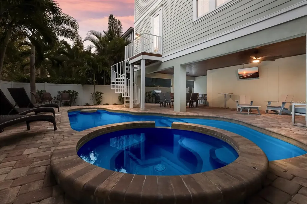 113 Maple Avenue Anna Maria FL 34216