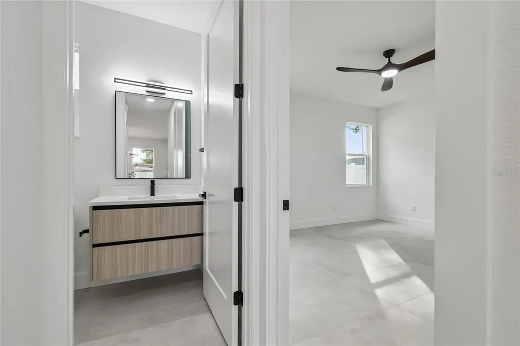 5406 N Pershing Place Tampa FL 33603