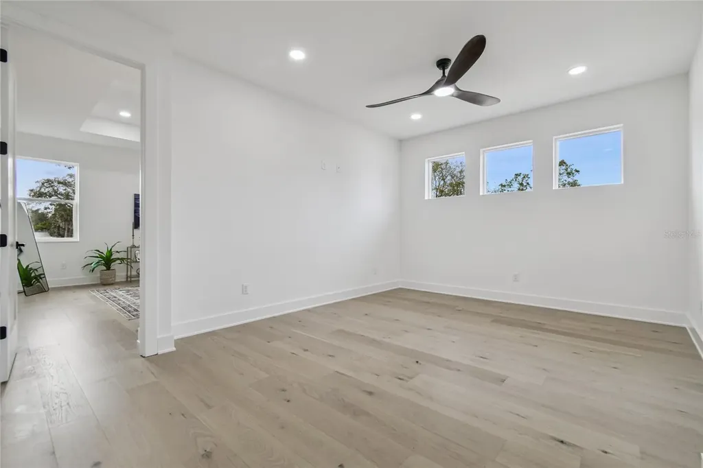 5406 N Pershing Place Tampa FL 33603