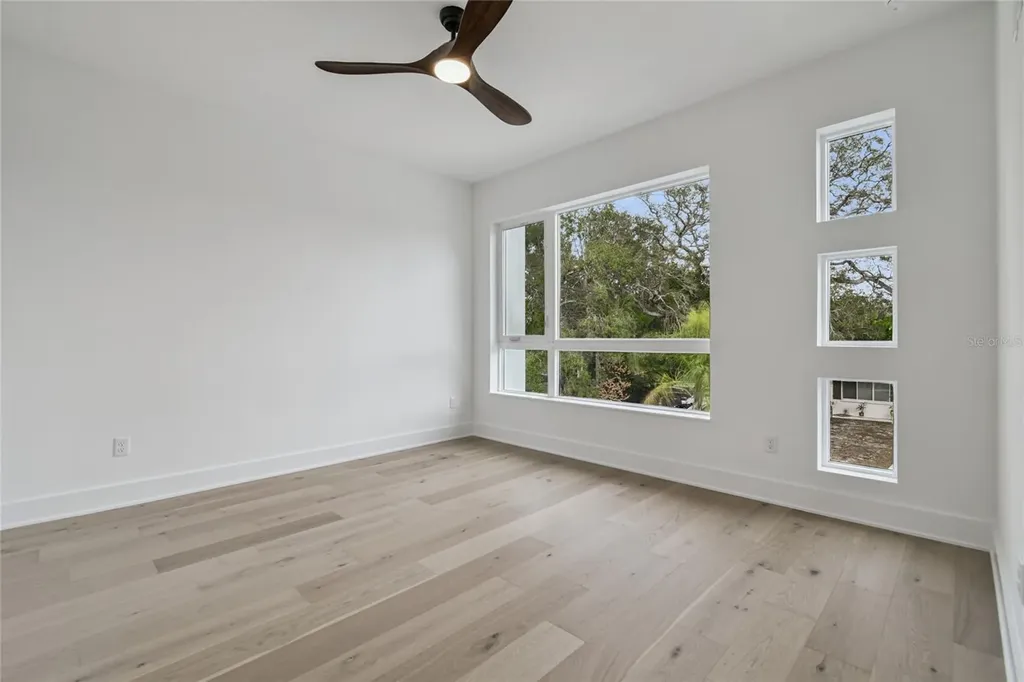 5406 N Pershing Place Tampa FL 33603