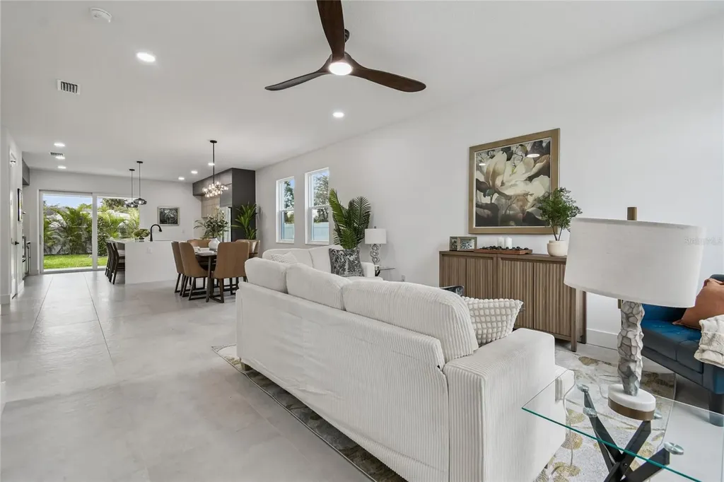 5406 N Pershing Place Tampa FL 33603