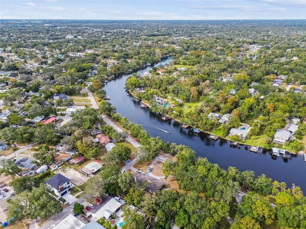 5406 N Pershing Place Tampa FL 33603