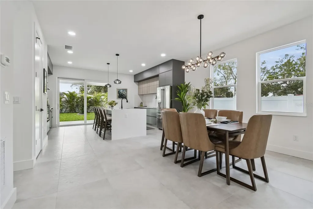 5406 N Pershing Place Tampa FL 33603