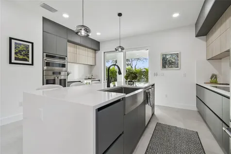 5406 N Pershing Place Tampa FL 33603