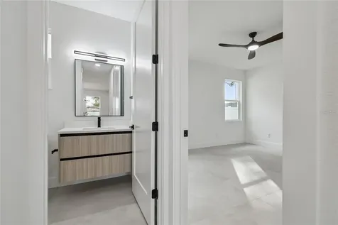 5406 N Pershing Place Tampa FL 33603